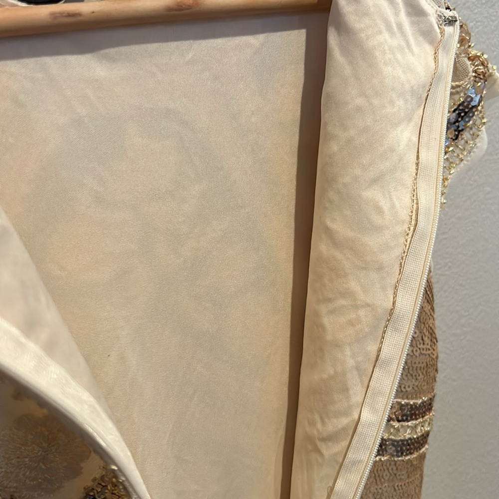 LULU'S "SPREAD YOUR SUNSHINE" GOLD SEQUIN EMBROIDERED BODYCON DRESS SIZE MED NWT - Picture 8 of 9